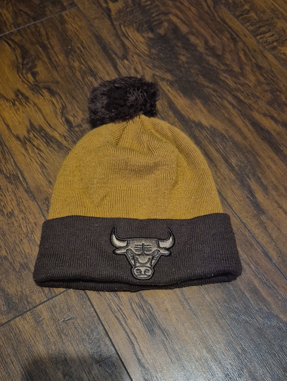 Chicago Bulls Two-Tone Pom Beanie - Mustard & Dark Brown